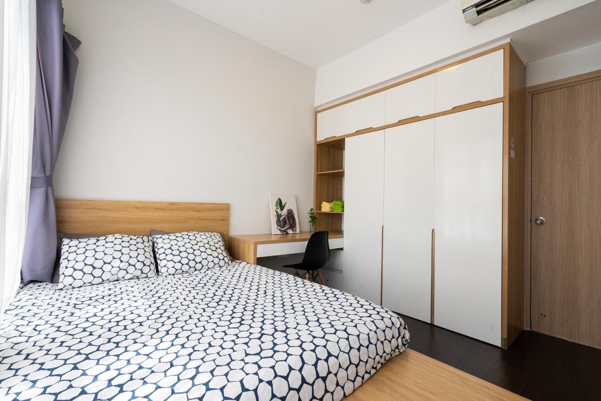 Apartment Tan Son Nhat Airport Sweet 2 Bedroom 1 Wc Apartment-free Gym , Sky Pool ,bbq ,garden Ho Chi Minh City